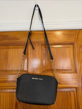MICHAEL KORS Black Leather Crossbody Purse with Gold Chain